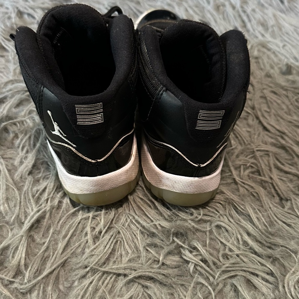 Jordan Kids Black and White Sneakers - Picture 2 of 5